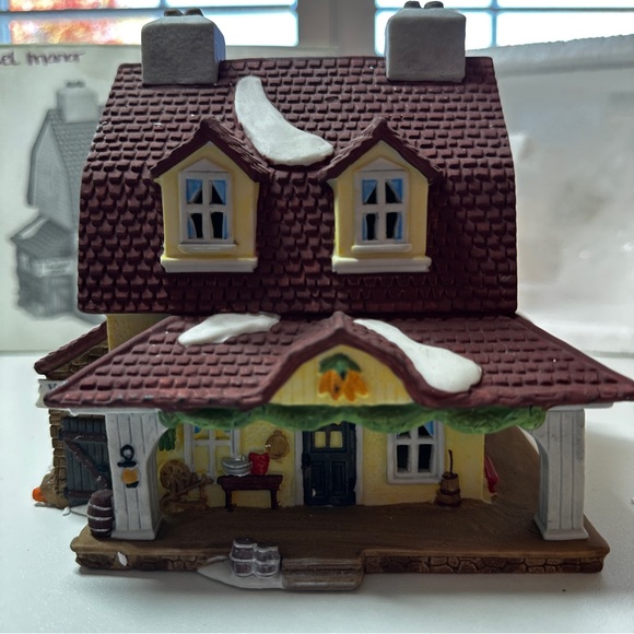 Department 56 Sleepy Hollow Illuminated Van Tassel Manor - Picture 2 of 9